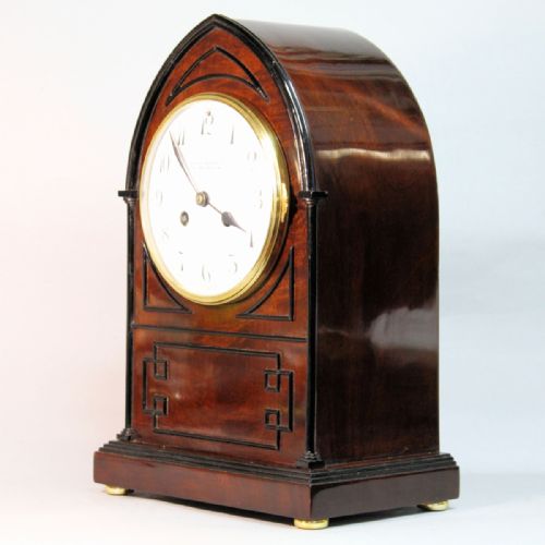 A FRENCH MANTEL CLOCK IN A GOOD MAHOGANY LANCET STYLE CASECIRCA 1900 - ADDITIONAL PHOTO 3