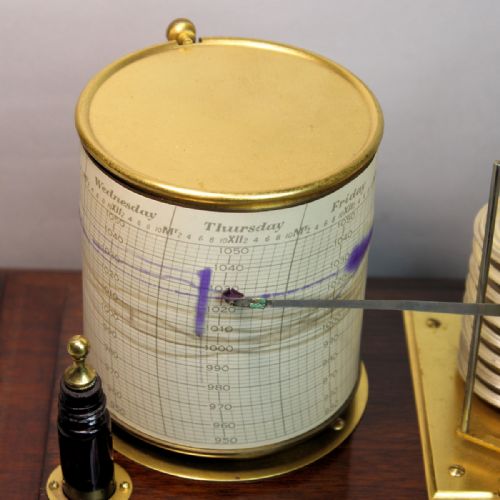 A SUPERIOR EDWARDIAN BAROGRAPH WITH ADDITIONAL ANEROID CHAPTER RING IN A 5GLASS MAHOGANY CASECIRCA 1910 - ADDITIONAL PHOTO 5