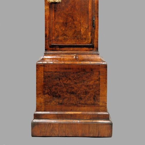 A GOOD WALNUT CASED 8 DAY MOONPHASE ENGLISH LONGCASE CLOCK BY THOMAS VERNON LONDON LONG CASECIRCA 1725 - ADDITIONAL PHOTO 2