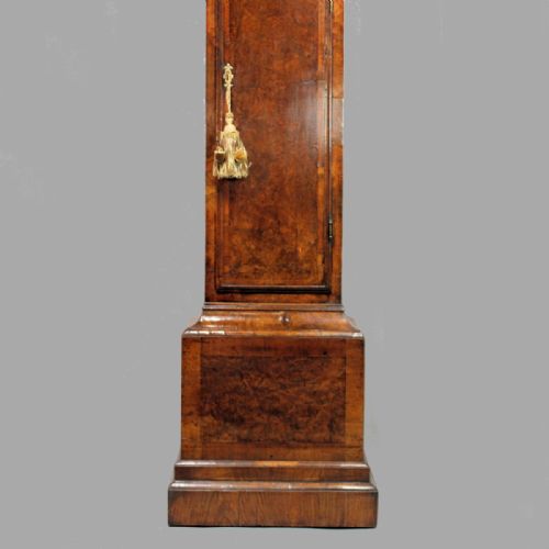 A GOOD WALNUT CASED 8 DAY MOONPHASE ENGLISH LONGCASE CLOCK BY THOMAS VERNON LONDON LONG CASECIRCA 1725 - ADDITIONAL PHOTO 4