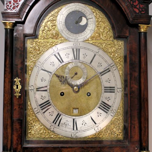 A GOOD WALNUT CASED 8 DAY MOONPHASE ENGLISH LONGCASE CLOCK BY THOMAS VERNON LONDON LONG CASECIRCA 1725 - ADDITIONAL PHOTO 7