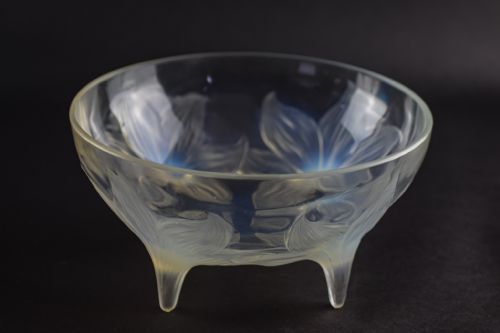 Rene Lalique Opalescent Lys Bowl