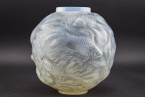 R Lalique Cased Opalescent Formose Vase