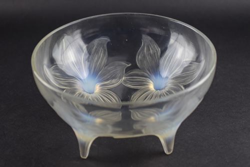 Rene Lalique Opalescent Lys Bowl