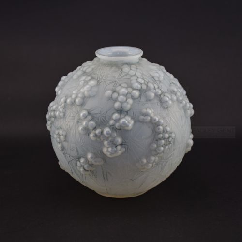 Rene Lalique Opalescent Druide Vase