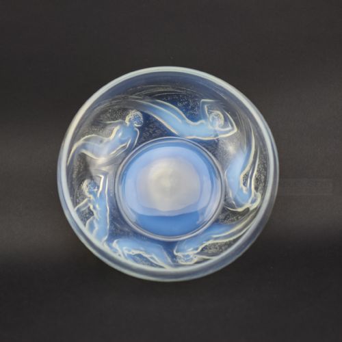 Rene Lalique Opalescent Ondines Refermee Glass Bowl