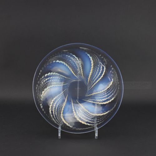 Rene Lalique Opalescent Fleurons Coupe Plate