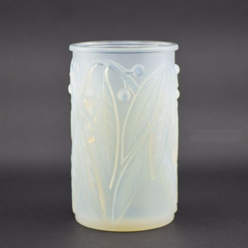 René Lalique Opalescent Laurier Vase