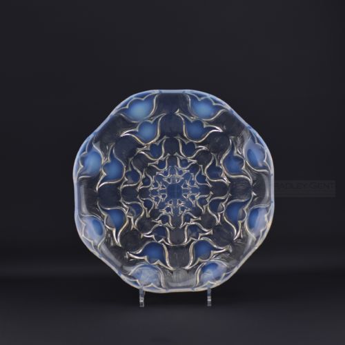 Rene Lalique Opalescent Campanules Coupe Plate.1932