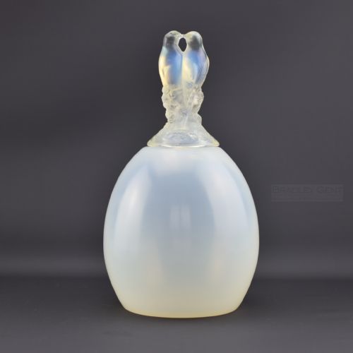 Rene Lalique Opalescent Touterelles Vase C1925