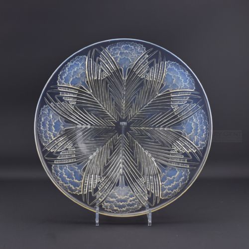 Rene Lalique Opalescent Oeillets Large Shallow Bowl C1930s