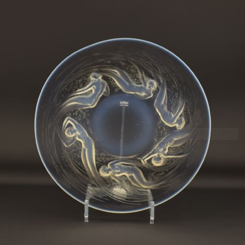 Rene Lalique Opalescent Ondines Plate C1921