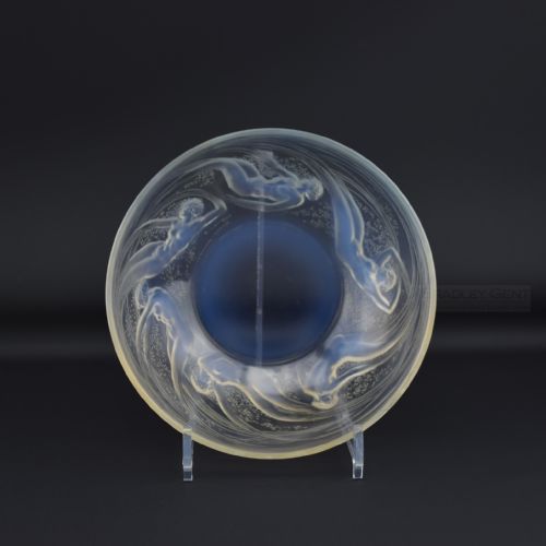 Rene Lalique Opalescent Ondines Bowl C1921