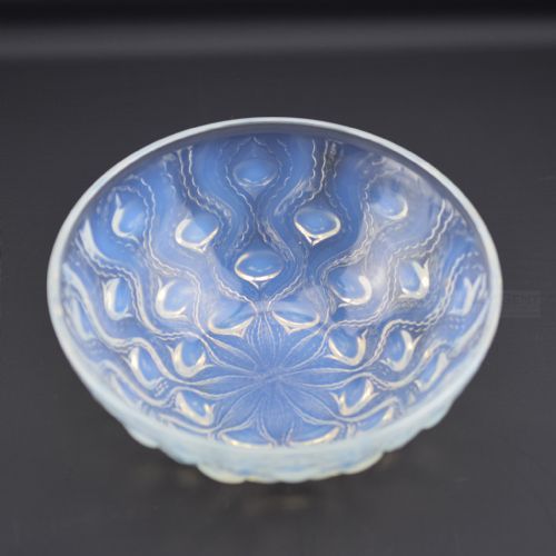 Rene Lalique Opalescent Bulbes Bowl C1935