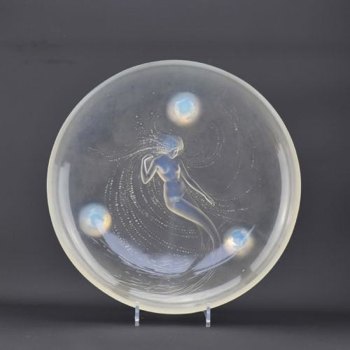 Rene Lalique Opalescent Sirene Coupe Trepied C1920
