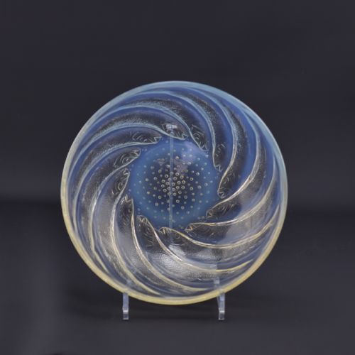 Rene Lalique Opalescent Poissons No1 Bowl C1921