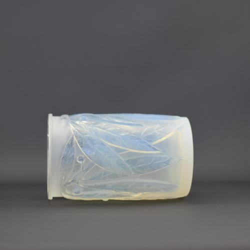 REN LALIQUE OPALESCENT LAURIER VASE C1922 - ADDITIONAL PHOTO 4