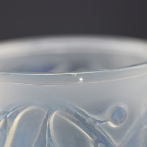REN LALIQUE OPALESCENT LAURIER VASE C1922 - ADDITIONAL PHOTO 5