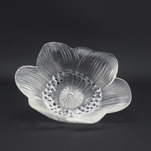 fig 1. RENE LALIQUE ANEMONE FLOWER PAPERWEIGHT C1931