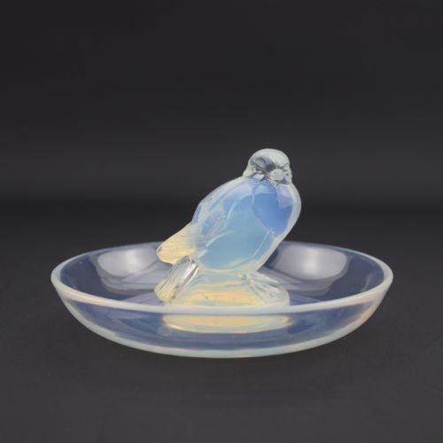 Rene Lalique Opalescent Glass Moineau Ashtray C1925