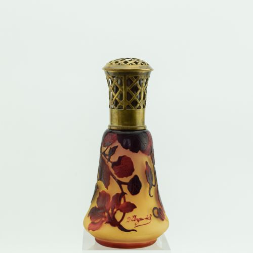 D'argental Nasturtium Cameo Glass Berger Lamp