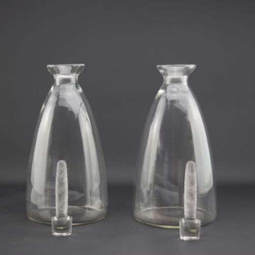 PAIR OF RENE LALIQUE DORNACH DECANTERS C1927 - ADDITIONAL PHOTO 3