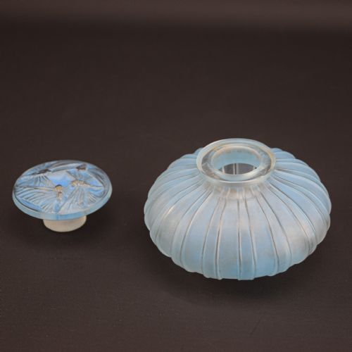 RENE LALIQUE A COTES BOUCHON PAPILLONS PERFUME BOTTLE C1911 - ADDITIONAL PHOTO 4