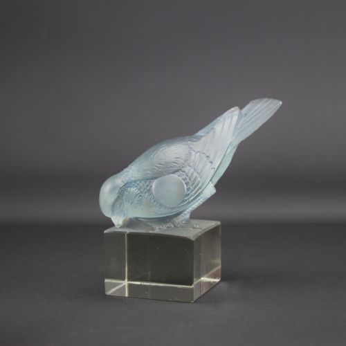 RENE LALIQUE BLUE STAINED MOINEAU PAPERWEIGHT ON SOCLE C1932 - ADDITIONAL PHOTO 3