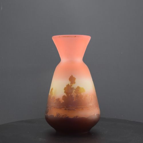 GALLE CAMEO GLASS VASE BROWN PEACH LANDSCAPE DESIGN C1905 - ADDITIONAL PHOTO 4