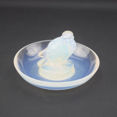Rene Lalique Opalescent Glass Moineau Ashtray C1925