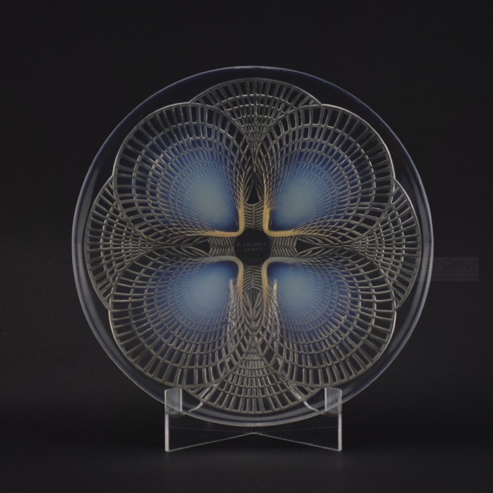Rene Lalique opalescent coquilles plate no2