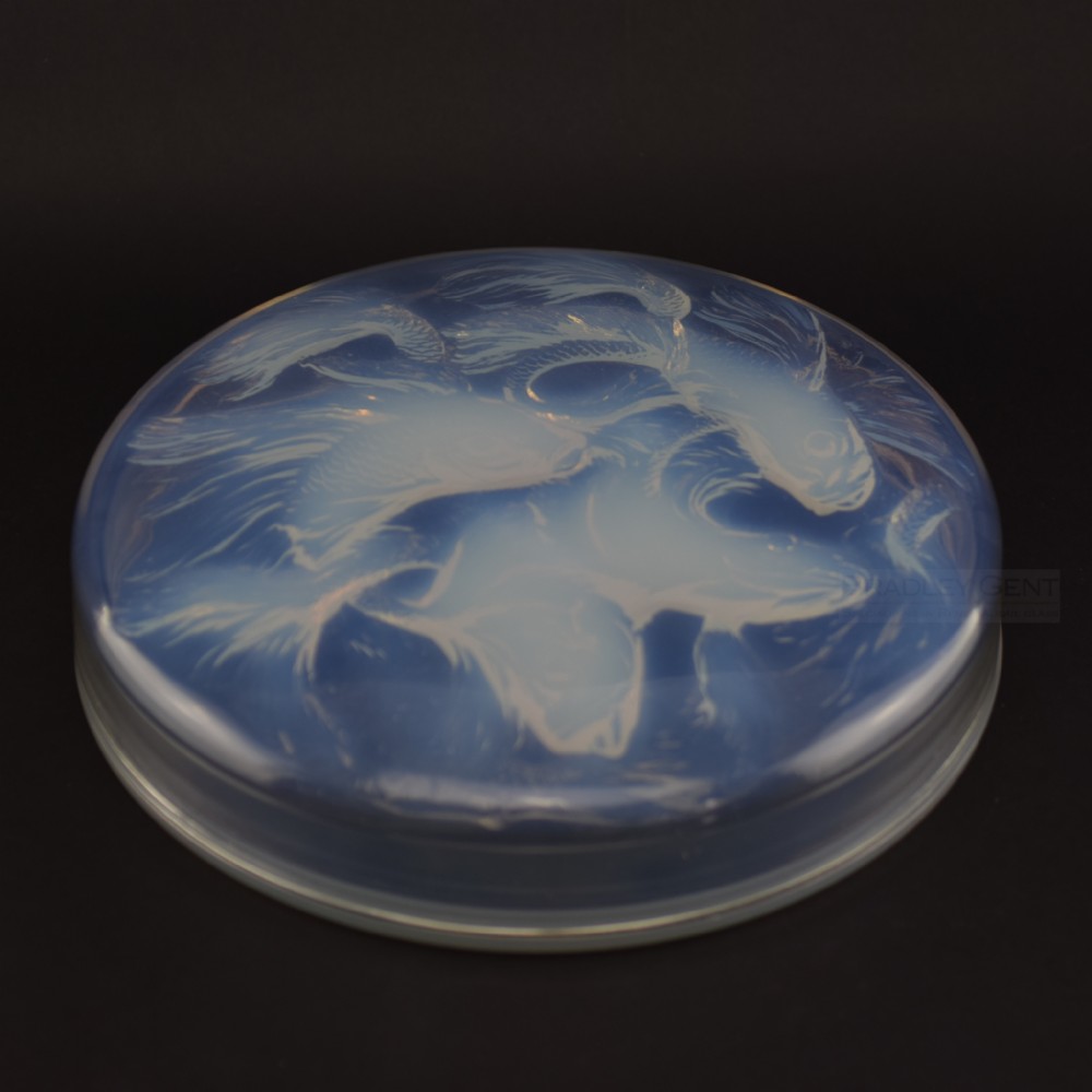 Rene Lalique opalescent Cyprins box