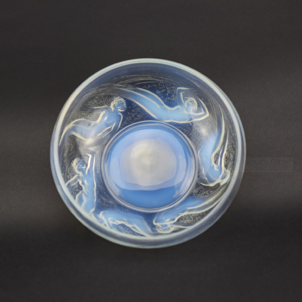 Rene Lalique Opalescent Ondines Refermee Glass Bowl