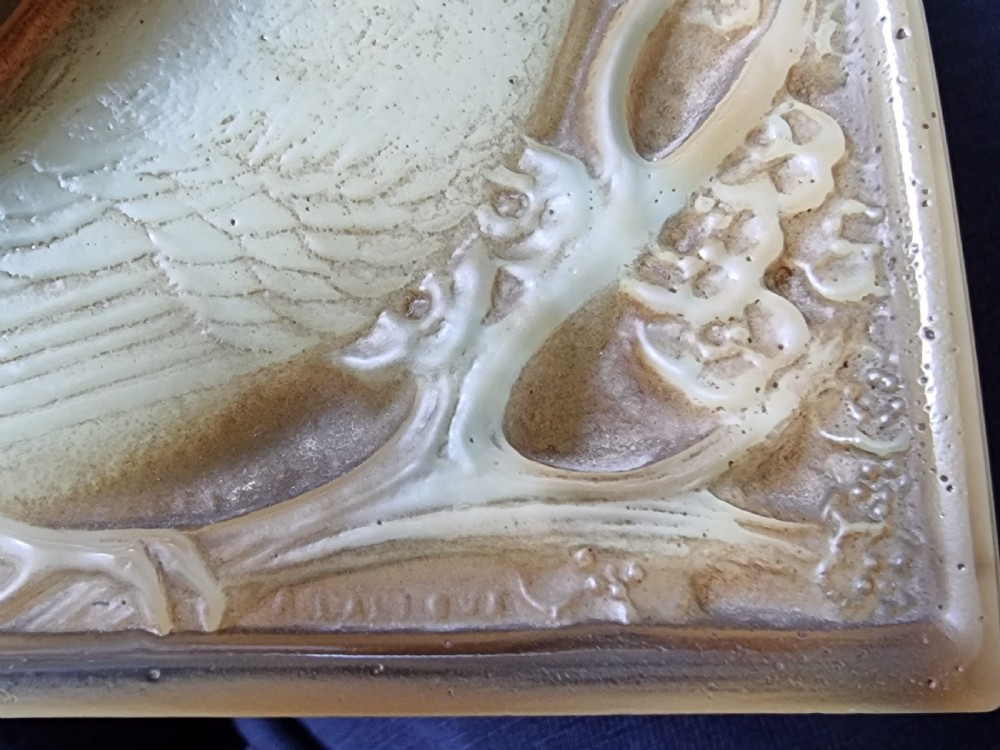 Rene Lalique opalescent Butterscotch Moineaux clock View V