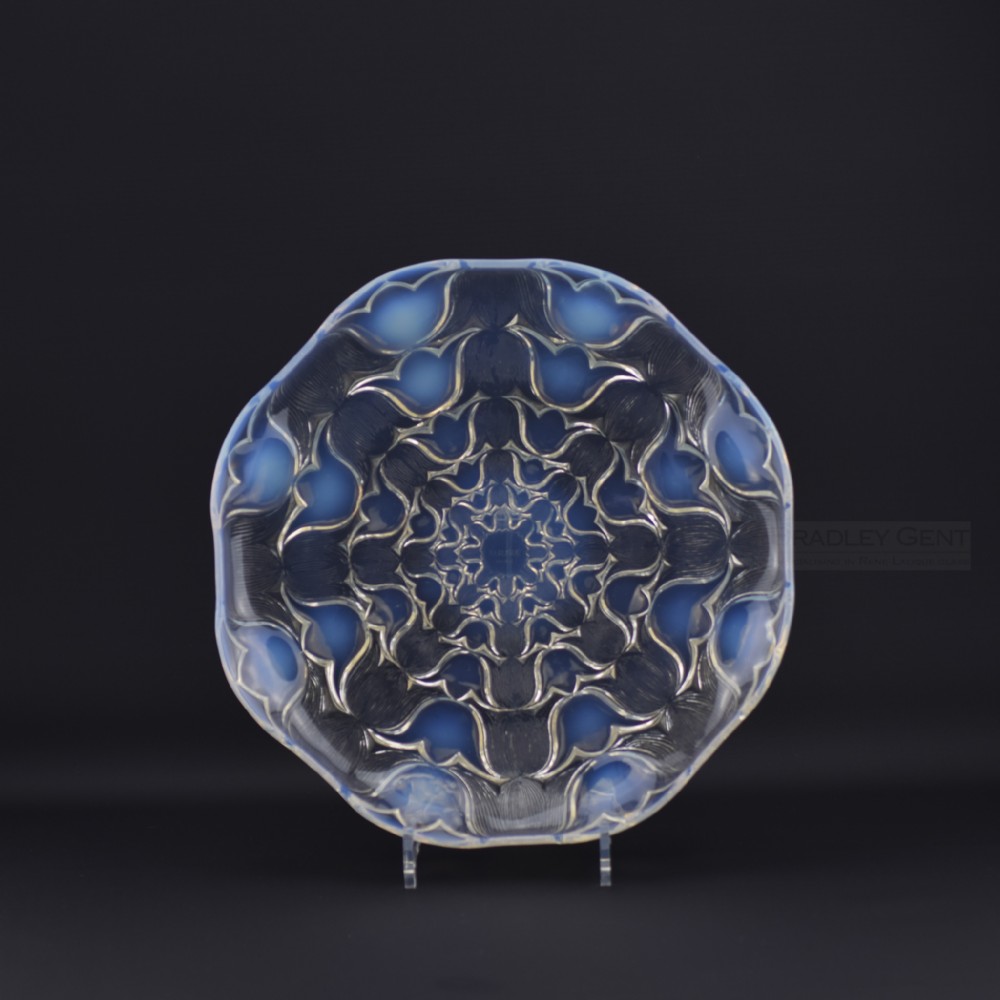 Rene Lalique opalescent Campanules coupe plate.1932
