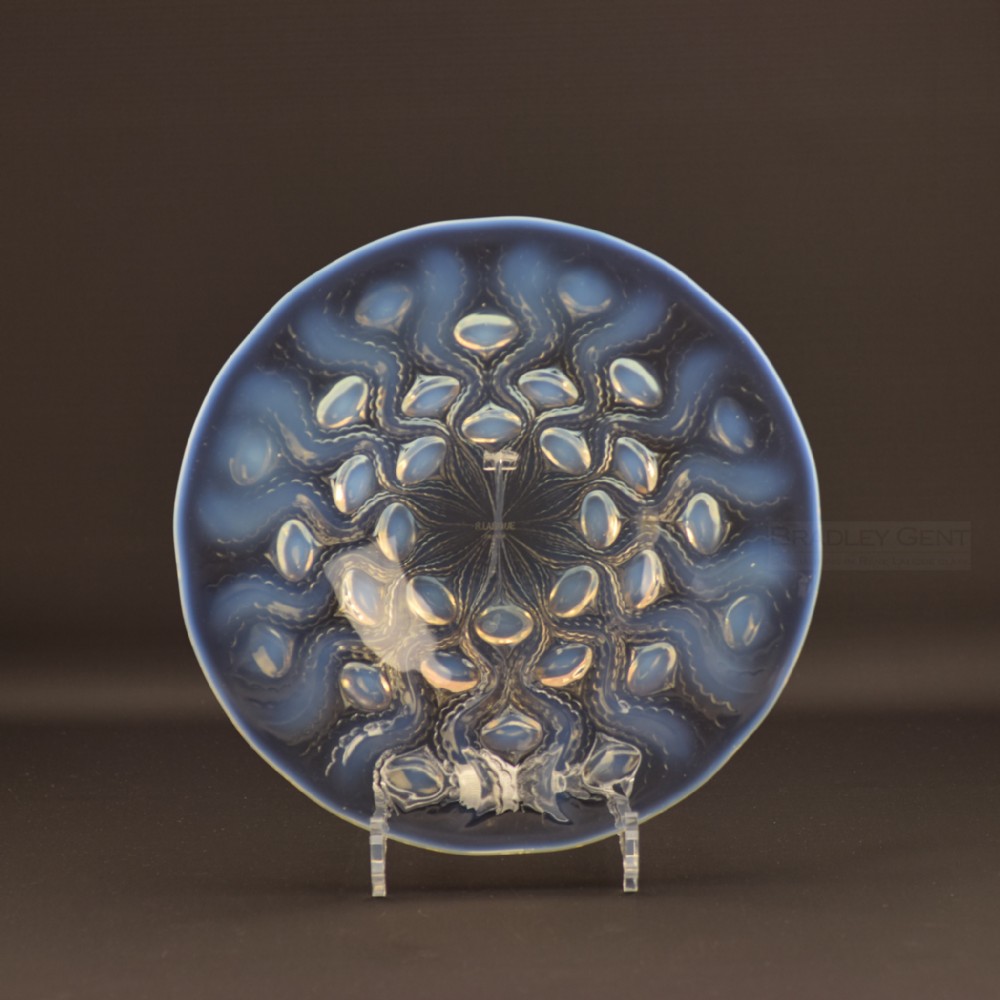 Rene Lalique opalescent bulbes coupe plate no2 C1935