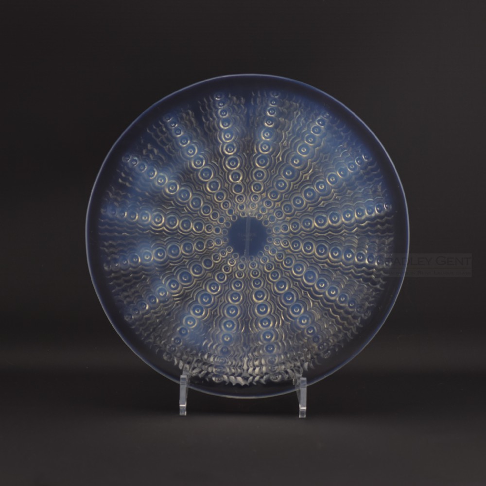 Rene Lalique opalescent Oursins plate C1937
