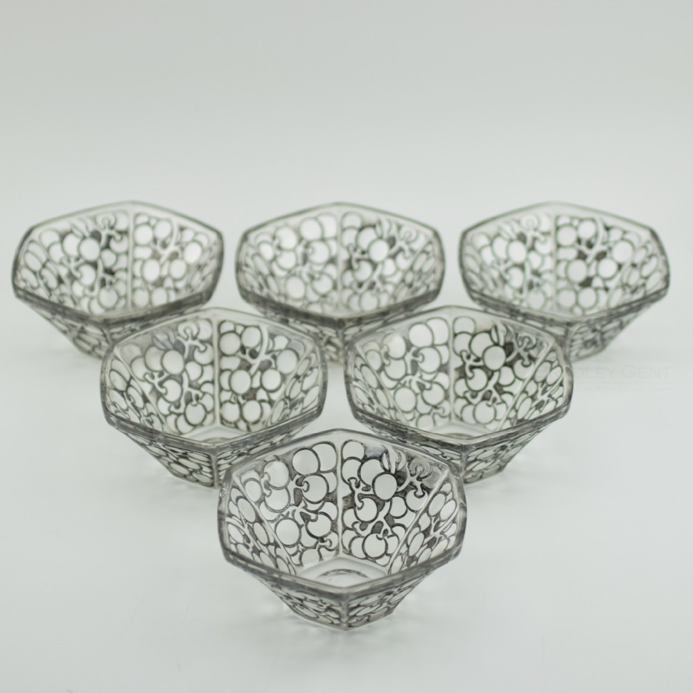 Rene Lalique set of 6 Raisins six pans bowls C1923