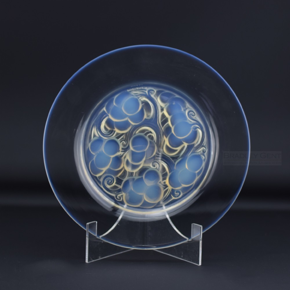 Rene Lalique Marienthal opalescent plate C1927