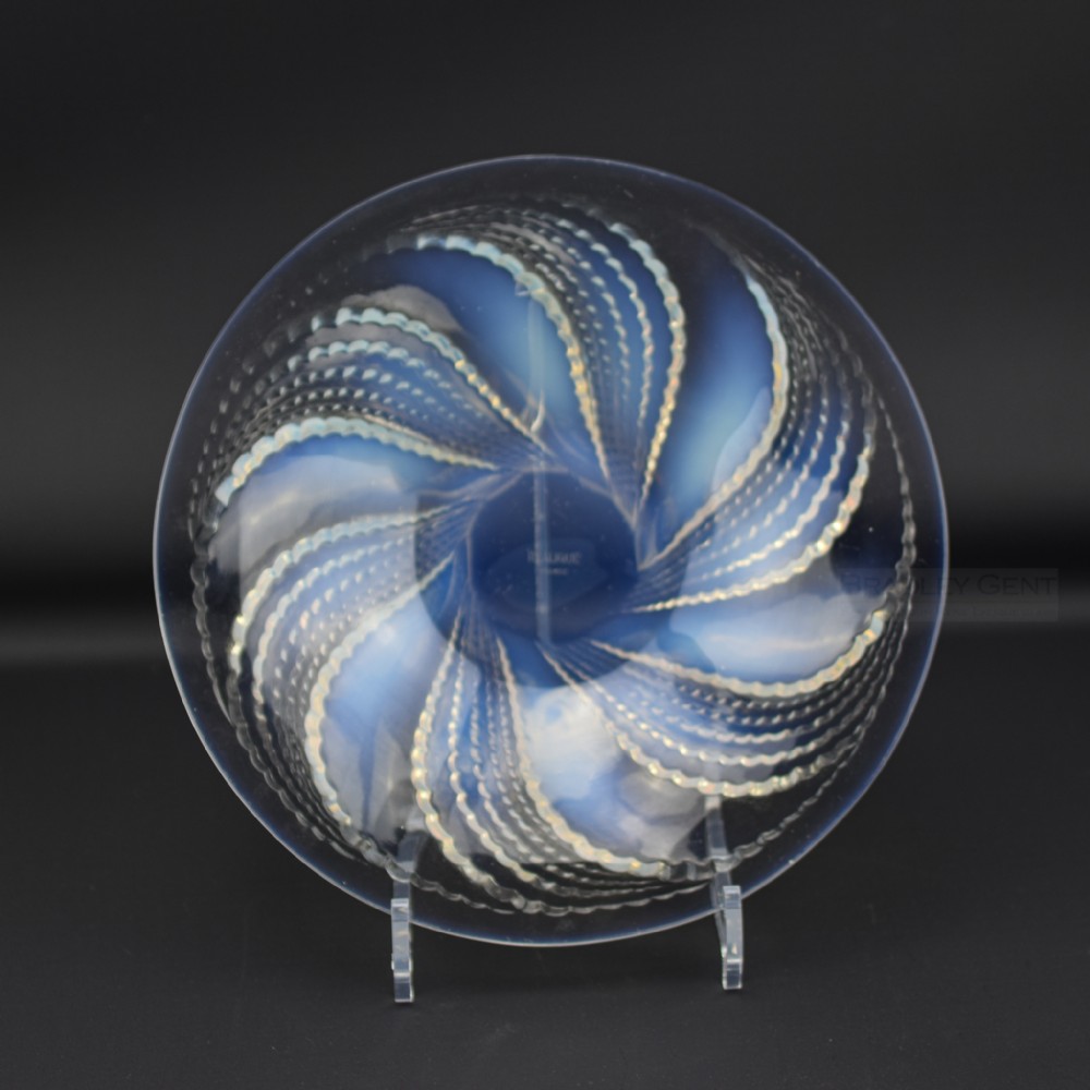 Rene Lalique Fleurons coupe plate C1935