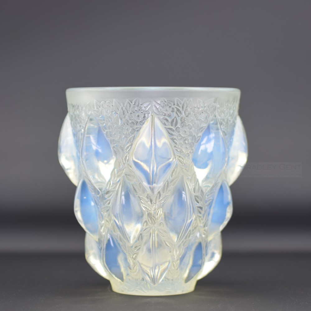 Rene Lalique opalescent Rampillon vase 1927