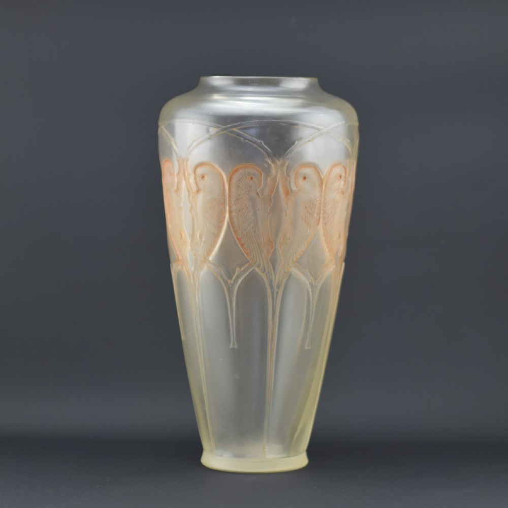 Rare Rene Lalique Inseparables vase C1919 View II