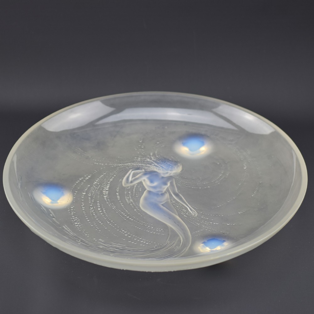 Rene Lalique opalescent Sirene coupe trepied C1920 View II