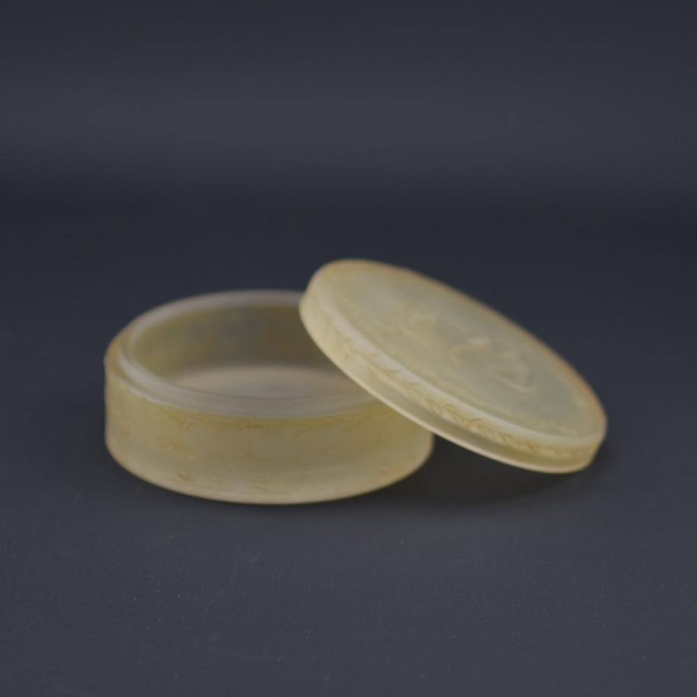 Rene Lalique sepia stained D'orsay Trois Figurines box C1912