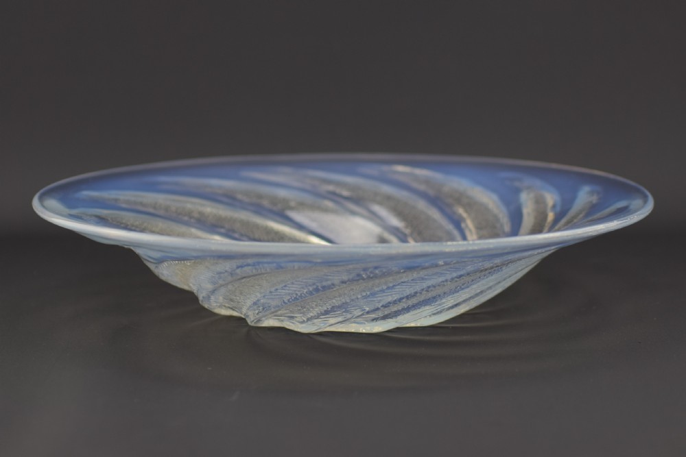 Rene Lalique Opalescent Poissons Coupe Ouverte No1 View II