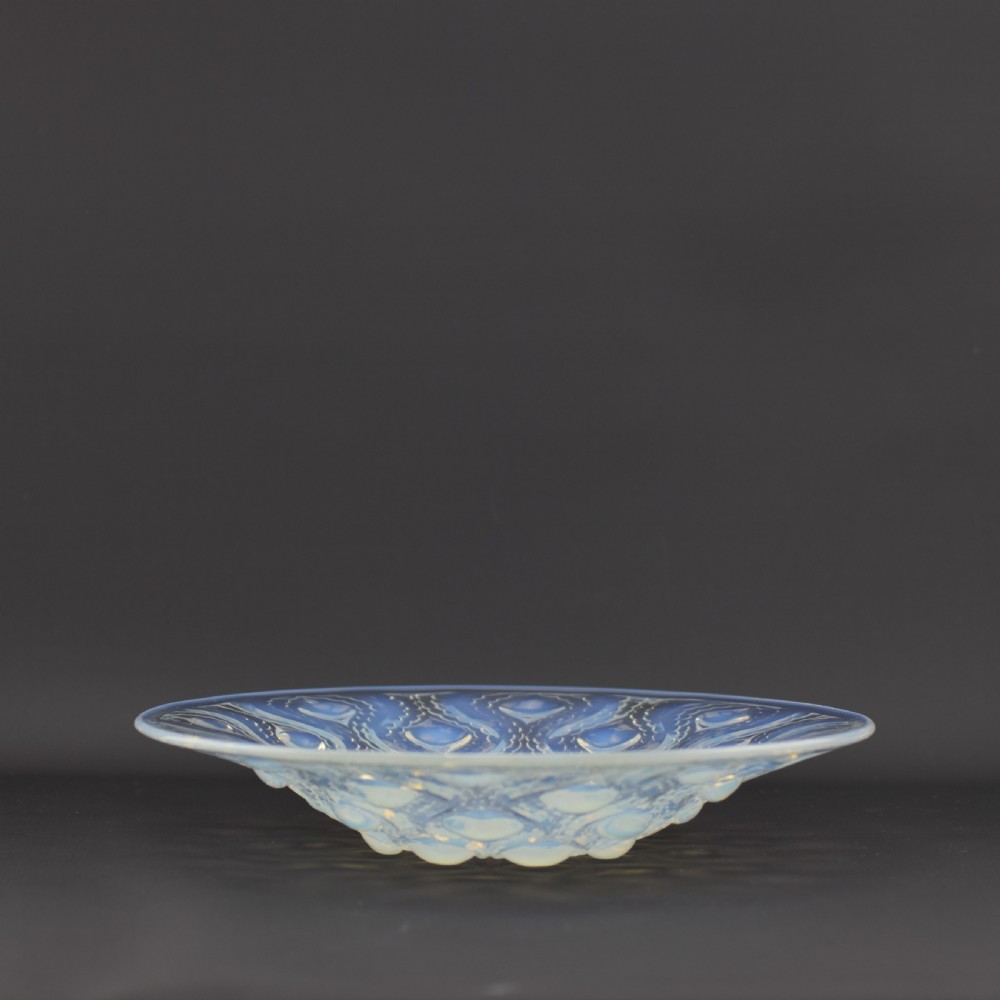 Rene Lalique opalescent bulbes coupe plate no2 View III