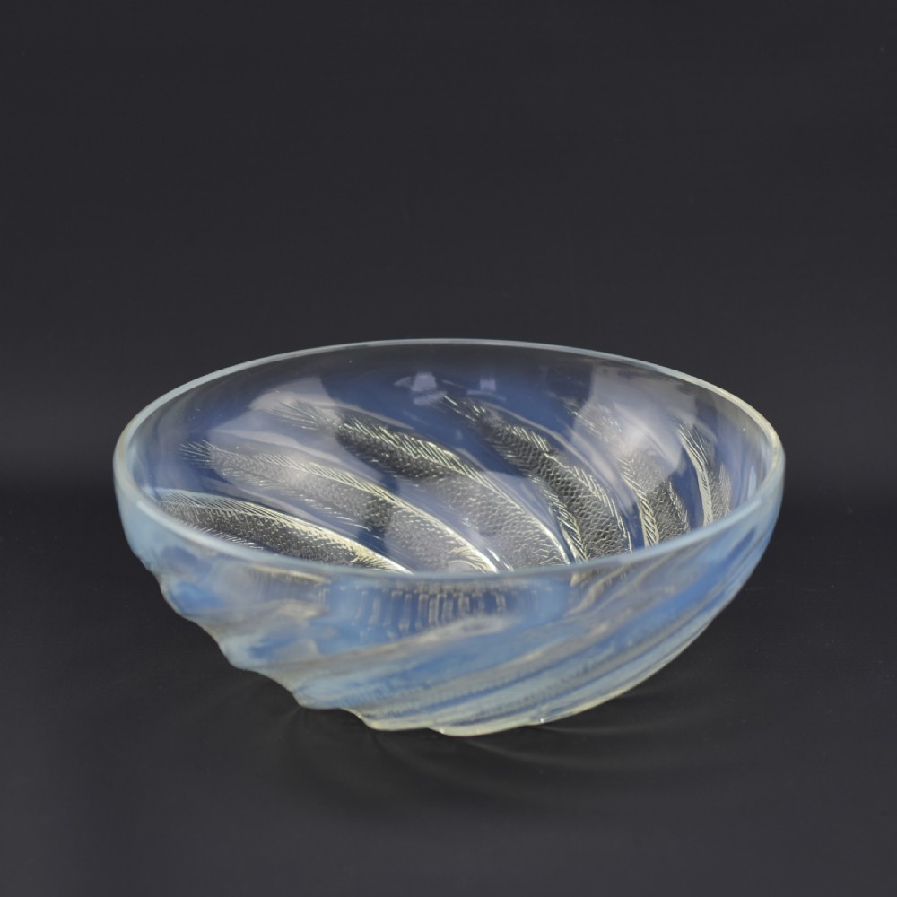 Rene Lalique opalescent Poissons No1 bowl C1921 View II