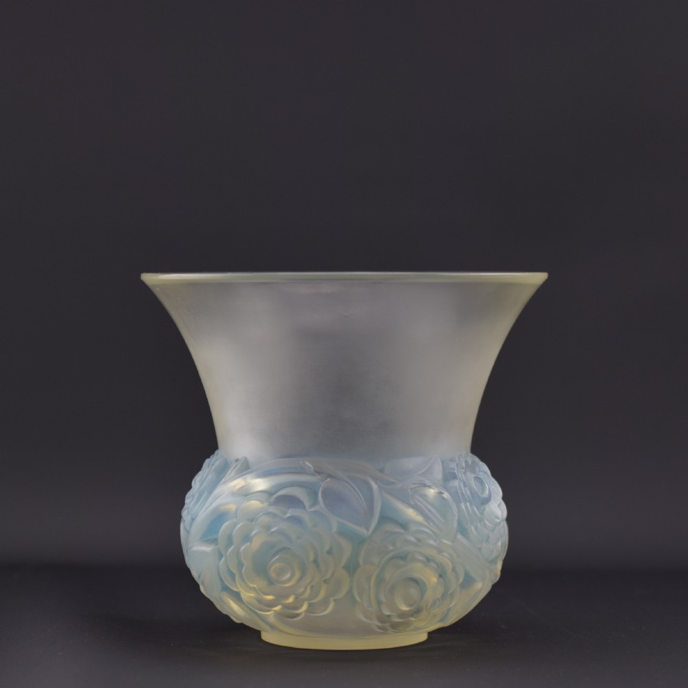Rene Lalique opalescent Renoncules vase C1930