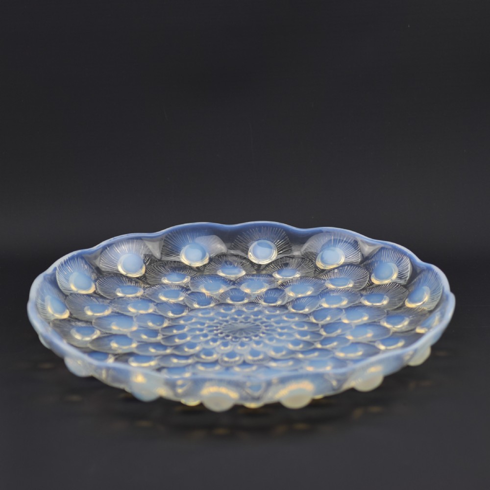 Rene Lalique opalescent Plume de Paon Coupe plate C1932