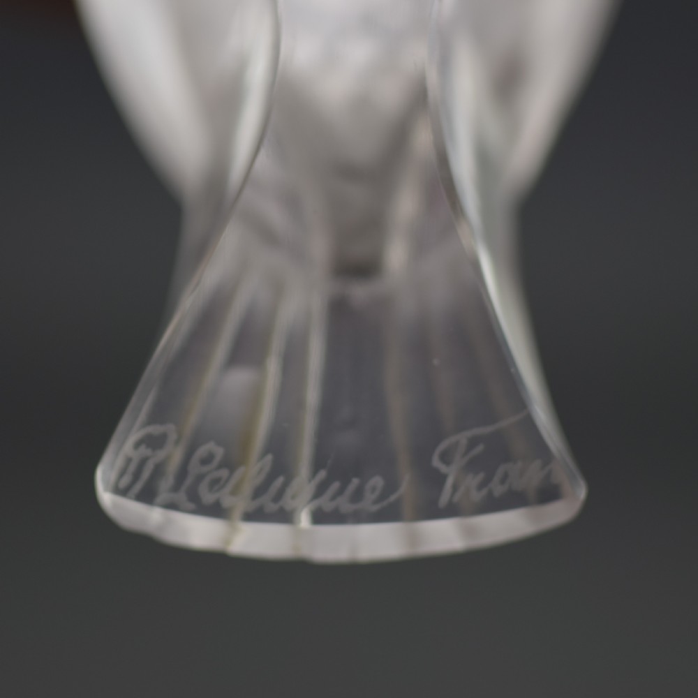 Rene Lalique paperweight Moineau Fier View IV